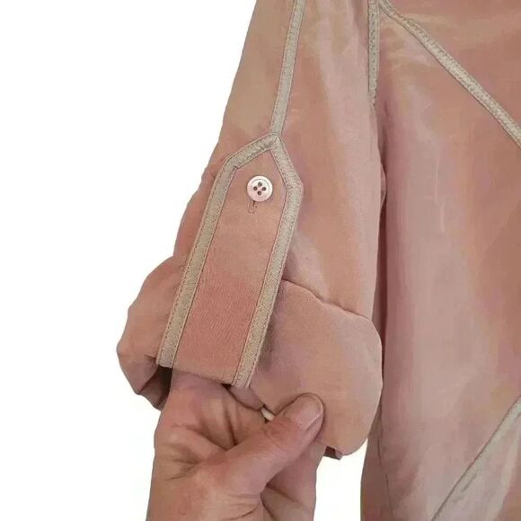 BCBGMAXAZRIA Women's Cantaloupe Silk Roll Tab Sleeves Top - Picture 4 of 9